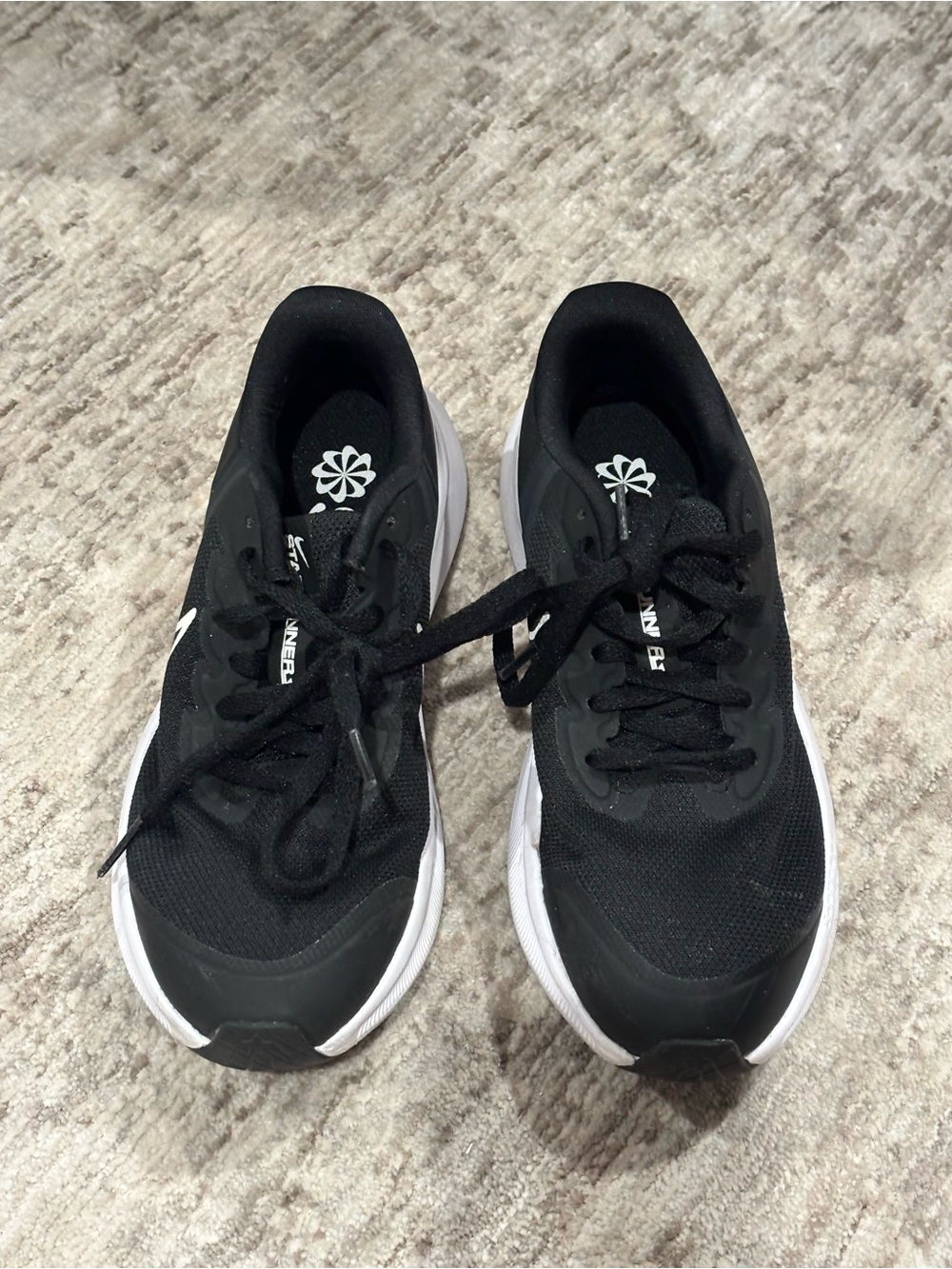 Nike StarRunner Kids Black and White Running Sneakers - Picture 2 of 6